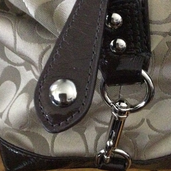 Coach - Picture 4 of 9